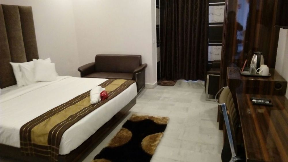 Red Carpet Hotels 노이다 외부 사진