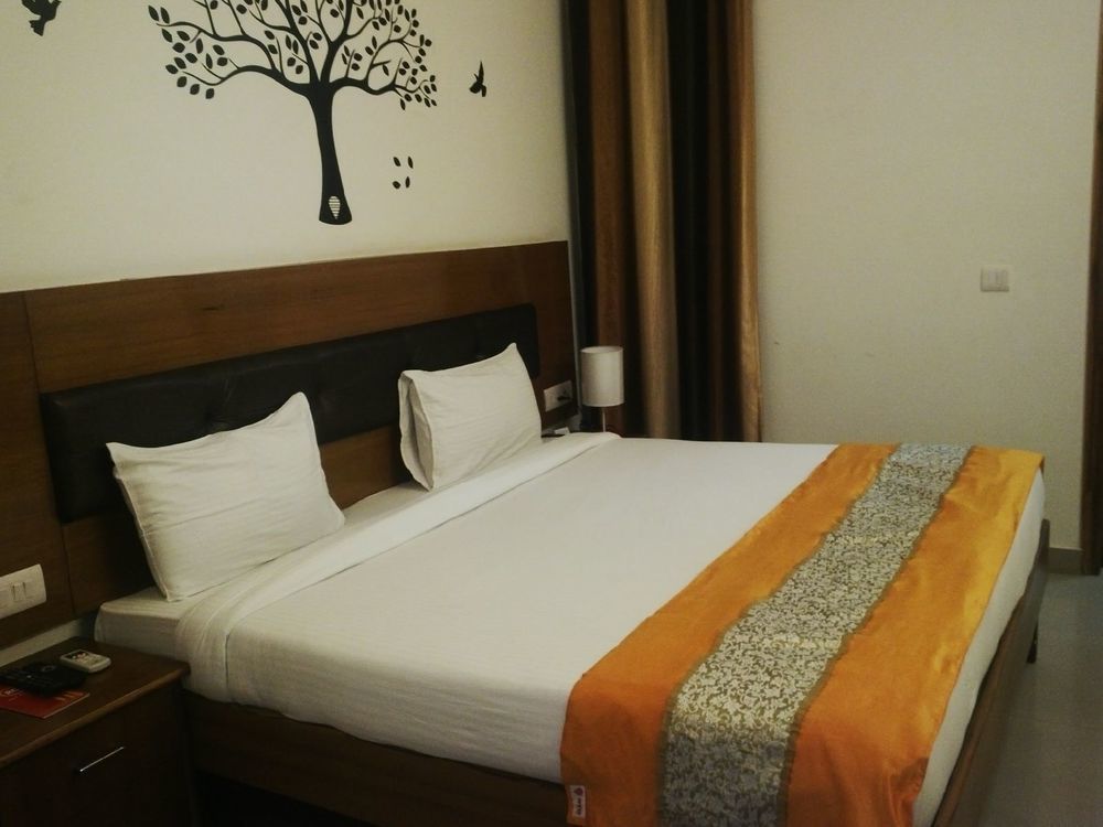 Red Carpet Hotels 노이다 외부 사진