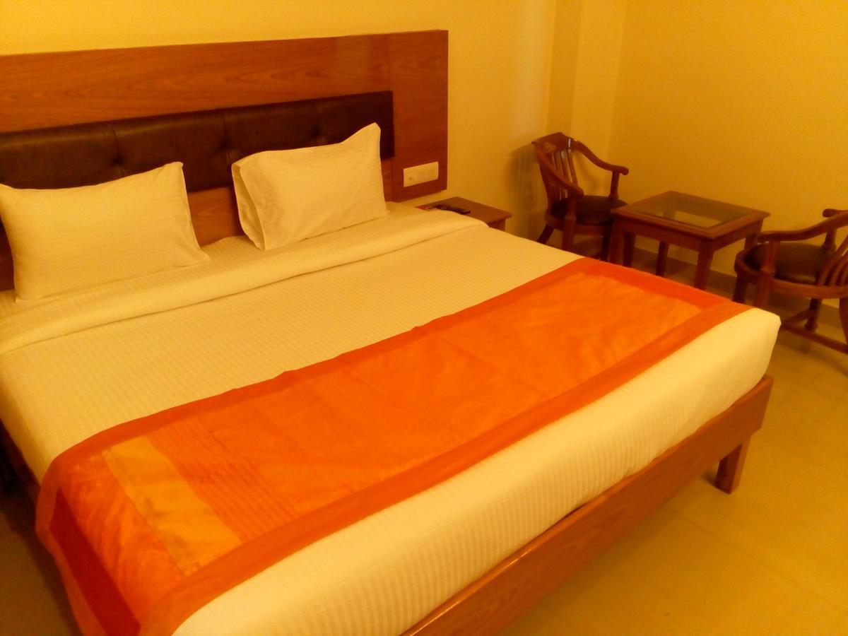 Red Carpet Hotels 노이다 외부 사진