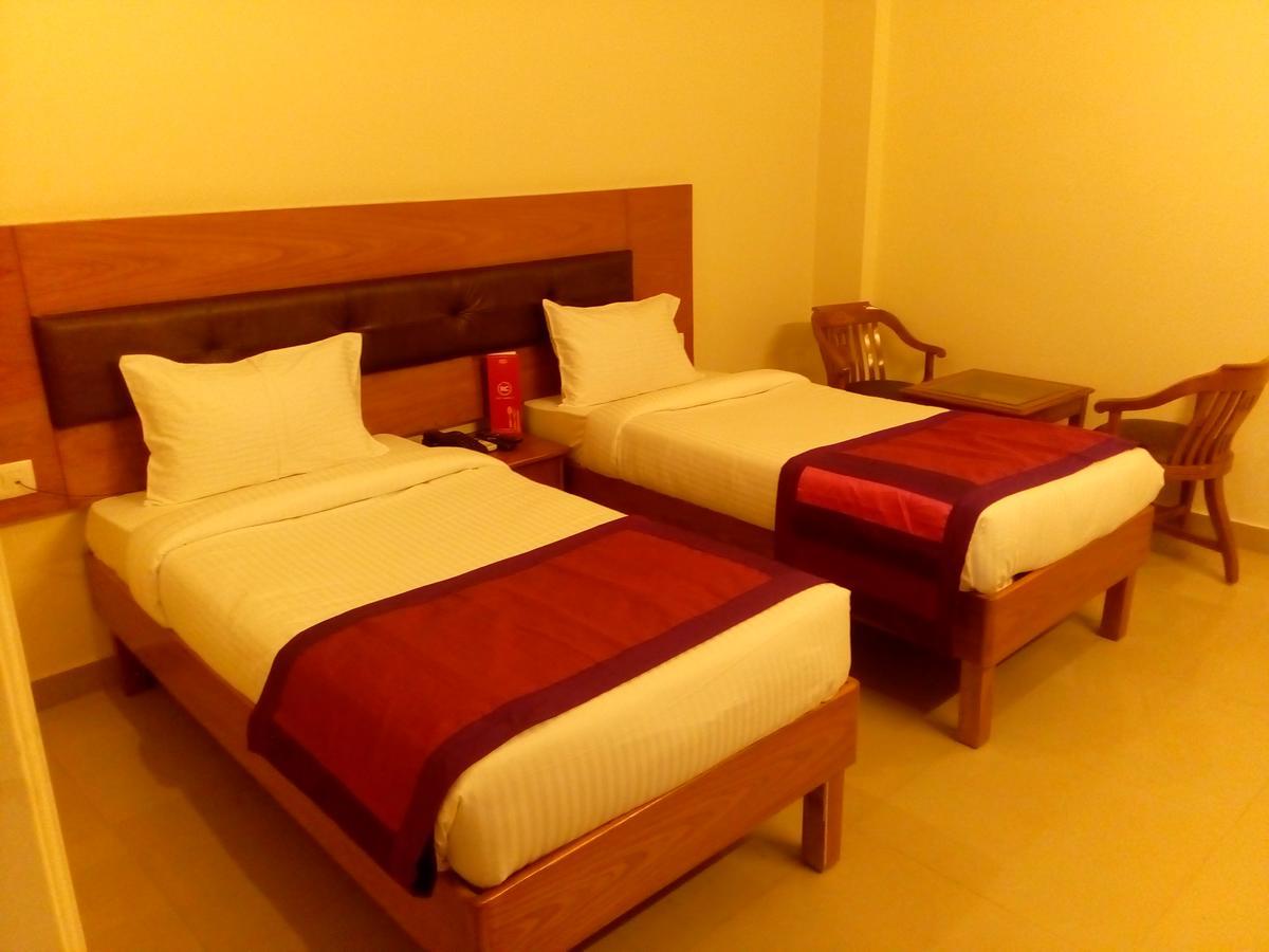 Red Carpet Hotels 노이다 외부 사진